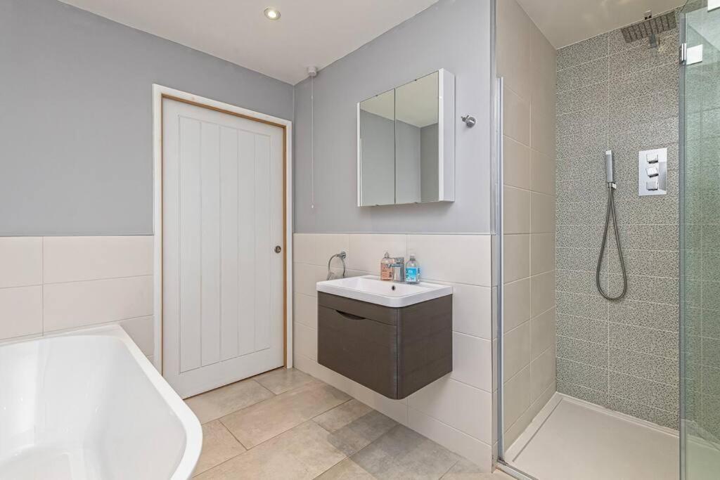 Family-Friendly Retreat Between Beach & Mountains Tremadog Экстерьер фото
