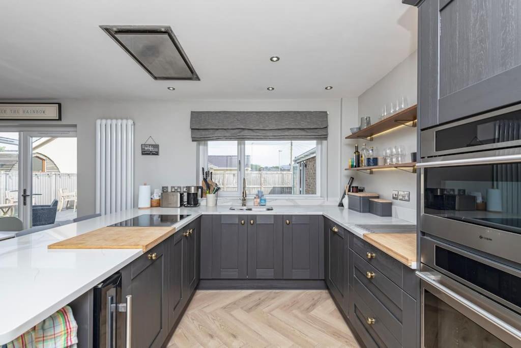 Family-Friendly Retreat Between Beach & Mountains Tremadog Экстерьер фото