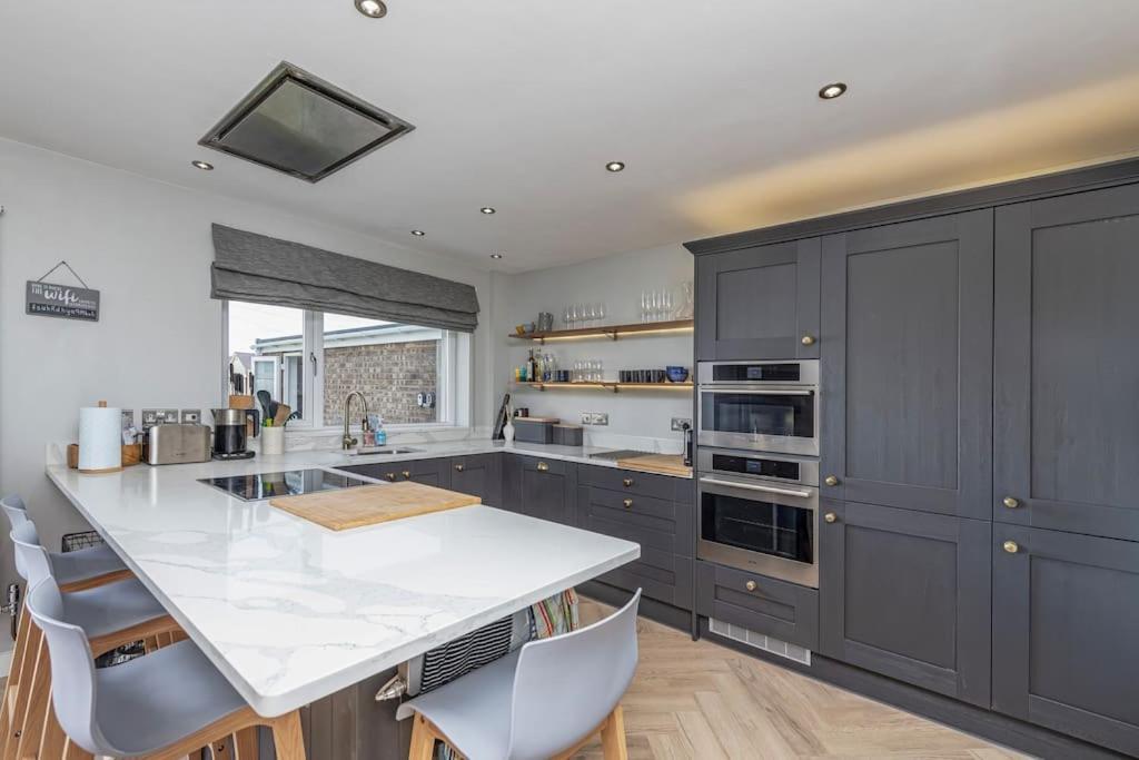 Family-Friendly Retreat Between Beach & Mountains Tremadog Экстерьер фото