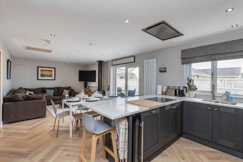 Family-Friendly Retreat Between Beach & Mountains Tremadog Экстерьер фото