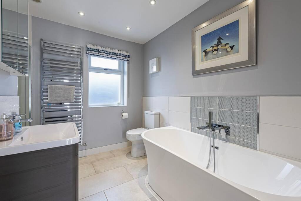 Family-Friendly Retreat Between Beach & Mountains Tremadog Экстерьер фото